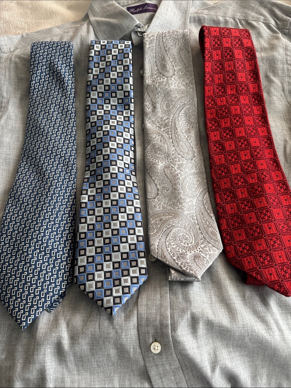 4 Men's Ties - Vineyard Vines, Bocara,DKNY & JoS.A.Bank